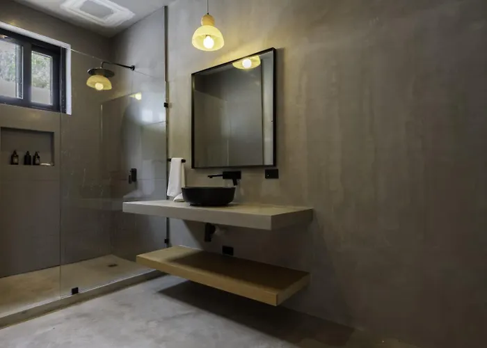 Holiday home Brutalist 7br Masterpiece Design, Luxury Pool