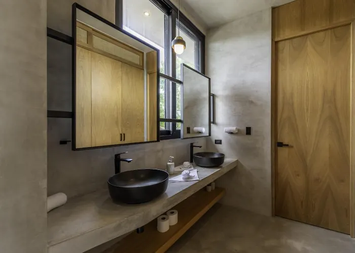Brutalist 7br Masterpiece Design, Luxury Pool