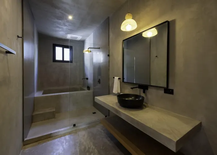 Brutalist 7br Masterpiece Design, Luxury Pool * Tulum