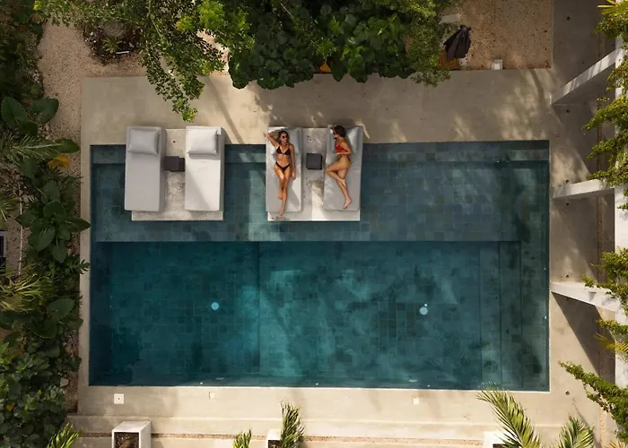 Brutalist 7br Masterpiece Design, Luxury Pool Holiday home