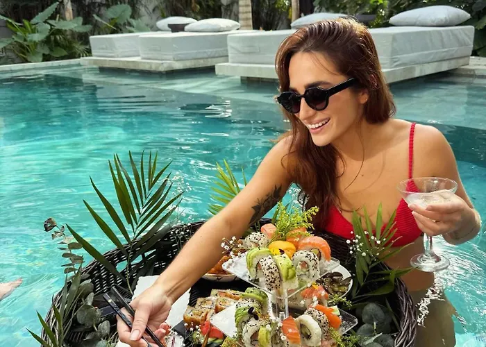 Brutalist 7br Masterpiece Design, Luxury Pool Holiday home *